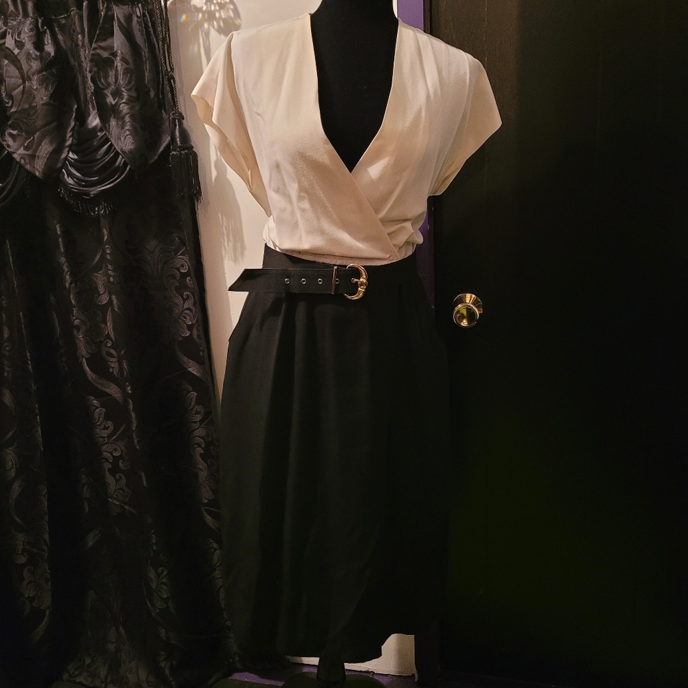 1980's power dress asymmetrical pattern with belt. Retro vintage - Picture 2 of 7